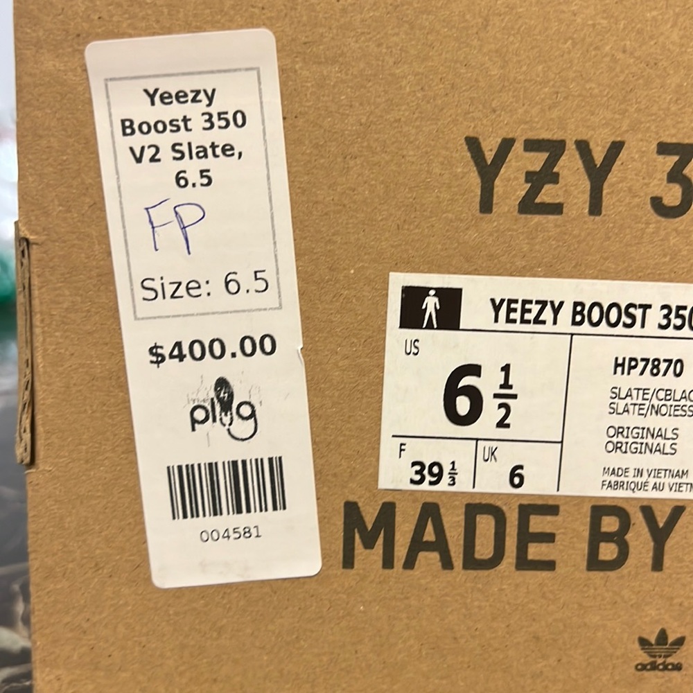 Yeezy boost 350 v2 I am negotiable